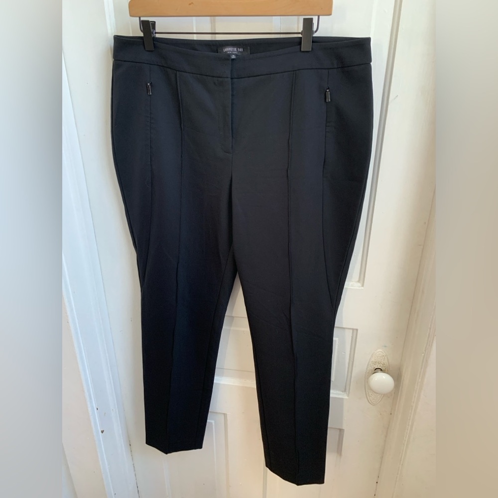 Lafayette 148 Pleated Trousers Black Size 14 Professional Career Wear Business